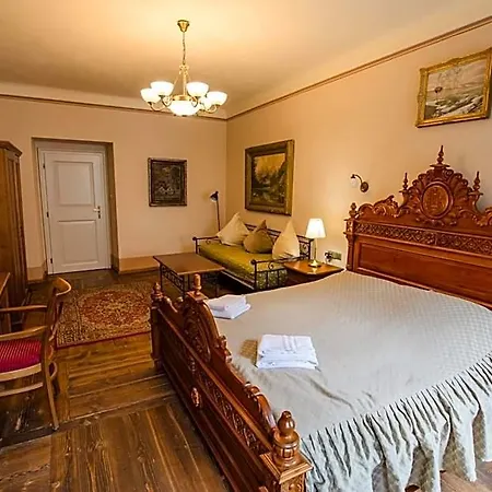 Hotel Edward Kelly 3*