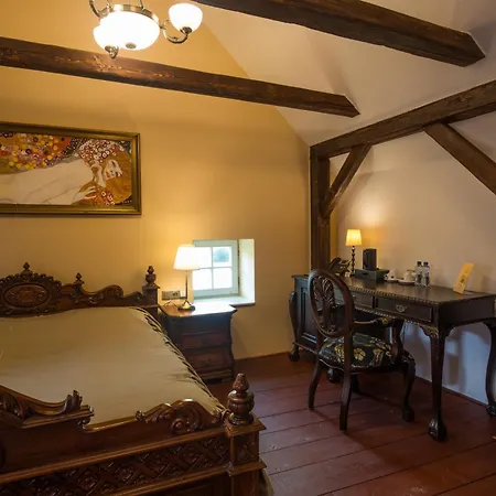 Edward Kelly Hotel