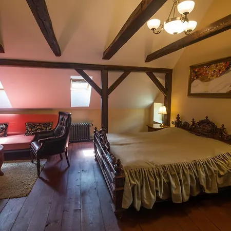 Hotel Edward Kelly 3*