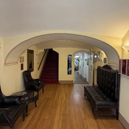 Hotel Edward Kelly Hotel