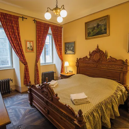 Hotel Edward Kelly Hotel 3*