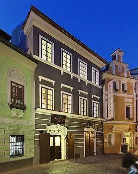 Hotel Edward Kelly 3*