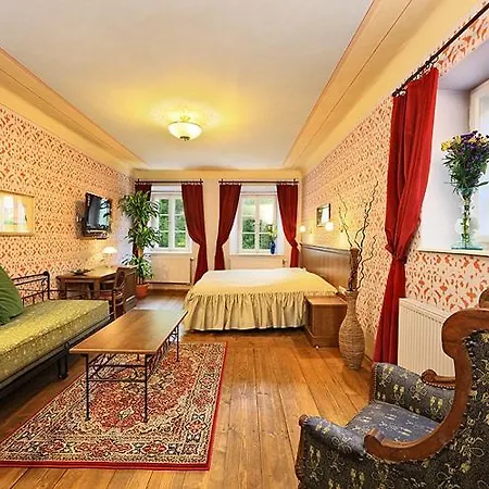 Hotell Hotel Edward Kelly 3*