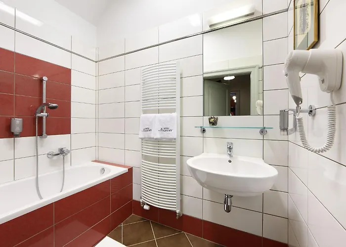 Hotel Edward Kelly 3*