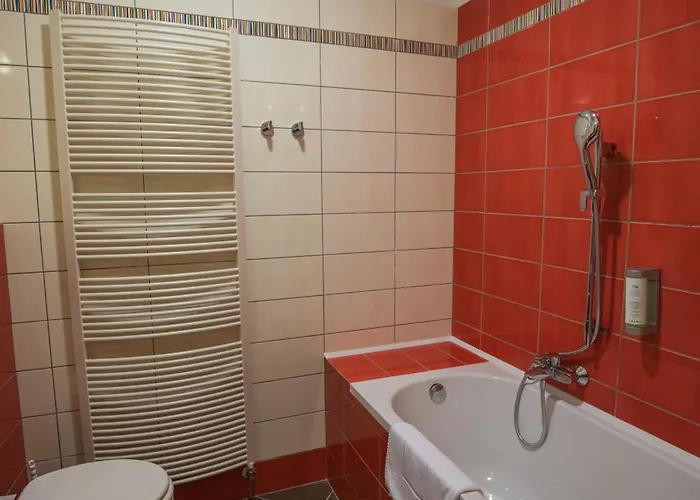 Hotel Edward Kelly 3*