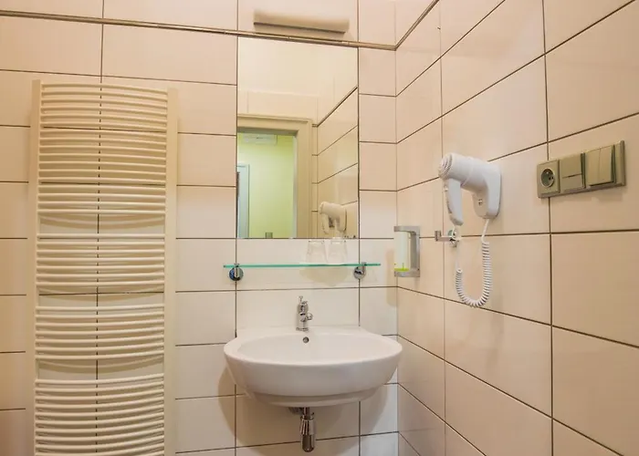 Hotel Edward Kelly 3*