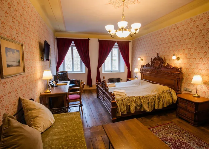 Hotel Edward Kelly Hotell 3*