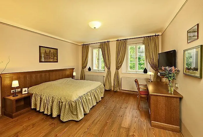 Edward Kelly Hotel