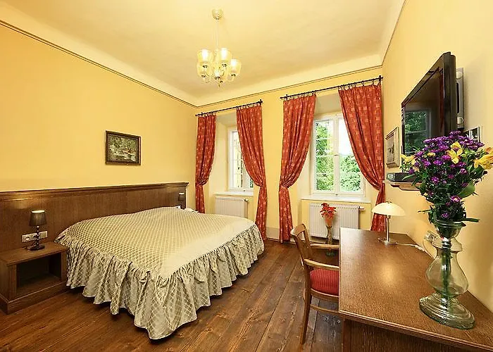 Hotell Hotel Edward Kelly 3*